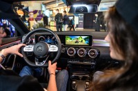 メルセデスベンツ CLA のデジタルコクピットでゲーム、操作はハンドルとアクセル＆ブレーキ…eスポーツ開催 画像
