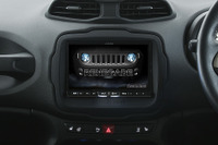 アルパイン ビッグX、輸入車にも対応　ジープ レネゲード専用モデル発売へ 画像