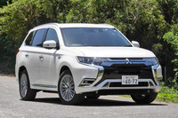 【三菱 アウトランダーPHEV 新型試乗】現行アウトランダーの完成系がこれ!…中村孝仁 画像