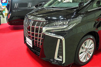 “あの世界”でもミニバンが主流に---霊柩車最新事情 画像