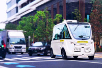 ハンドルのないバス、公道を自律走行 7月3日より東京イタリア街で 画像