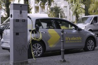 VWのEVだけのカーシェア、車両は ゴルフ など2000台…サービスをドイツで開始 画像