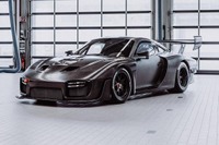 ポルシェ 935 新型、無塗装カーボン仕様の画像…今夏から納車開始へ 画像