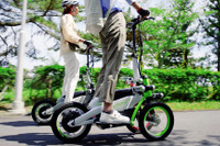 小型電動立ち乗りモビリティ『トリタウン』でガイドツアー、ヤマハ発動機が実証実験実施へ 画像