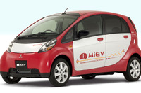 三菱 i MiEV がびわ湖マラソンを走行 画像