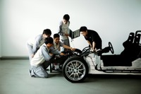 GLM×ユニバンス、2段変速搭載の4WD EV試験車両初公開へ…人とくるまのテクノロジー2019名古屋 画像
