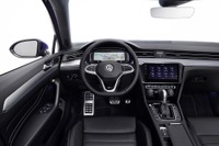 VW パサート 改良新型、最新デジタルコクピット採用…欧州発売へ 画像