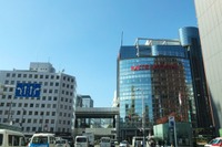ドコモ、定額使い放題の車内向けインターネット接続サービス開始へ 画像
