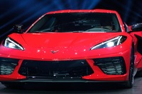 シボレー コルベット 新型を米国で発表…ミッドシップにV8搭載、右ハンドル車を日本導入へ 画像