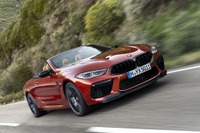 BMW M8 新型、カブリオレを追加　価格2338万円より 画像