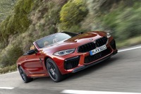 BMW M8 新型、カブリオレを追加 価格2338万円より 画像