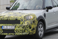MINI クロスオーバー の顔が変わる…改良新型、デビューは2020年 画像