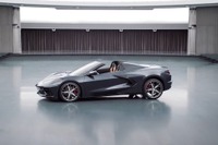 シボレー コルベット 新型、コンバーチブルとレーサーは今秋デビューが決定［動画］ 画像