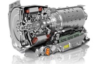 パワートレインの柔軟性を確保した、ZFの第4世代8速トランスミッションと新ユニット 画像