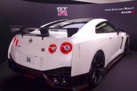 ニュルブルクリンクの次期トヨタ ヤリス か、アウトバーンの日産 GT-R NISMO 2020年型か 画像