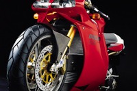 ドゥカティ『998R』、高い前人気の痛し痒し 画像