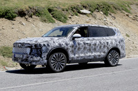 トヨタやBMWの技術も? 中国ブリリアンスの高級SUV「V9」プロトタイプを初スクープ 画像