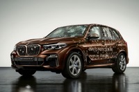 BMW X5 新型に防弾装甲仕様車、「プロテクションVR6」…欧州で発表 画像