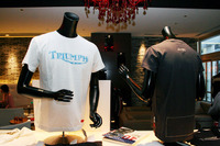 トライアンフジャパン、限定生産マックィーンTシャツ発売 画像