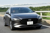 【マツダ3 新型試乗】まるでドイツ車のような“懐の深い”走り…片岡英明 画像