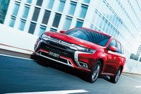 三菱 アウトランダーPHEV、専用オーディオシステムやスマホ連携ナビを新設定 画像