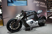 BMWの電動バイクコンセプト、『ヴィジョンDCロードスター』…フランクフルトモーターショー2019 画像