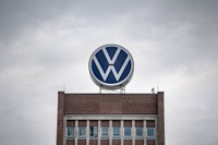 独検察、排ガス不正問題でVW首脳ら3人起訴…ダイムラーは罰金1030億円［新聞ウオッチ］ 画像