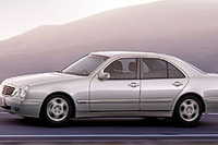 『Eクラス』にプラス15万円でアバンギャルドになる限定車 画像