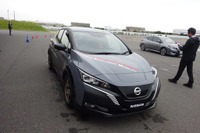 日産、4輪制御搭載のEV試作車を初公開…先進技術展示説明会 画像