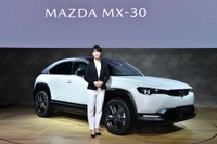 マツダ MX-30 竹内主査「EVだからというより“自然に楽しめる空間”を作り方かった」…東京モーターショー2019 画像