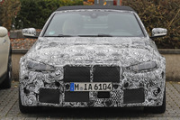BMW M4カブリオレ 新型に大接近…2020年デビュー、巨大グリルはどうなる? 画像