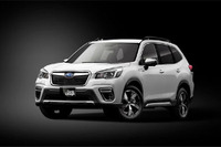 トップモデル装着デモカーが全国を巡回、ソニックデザイン最新オーディオを体感 11月9日より 画像