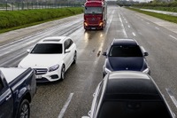 メルセデスベンツの大型トラック、最新自動ブレーキ標準装備へ…2020年1月から欧州で 画像
