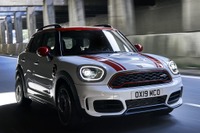 MINI クロスオーバー の頂点、「JCW」に改良新型…ロサンゼルスモーターショー2019に出展へ 画像