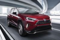 トヨタ RAV4 に初のPHV、史上最も低燃費…ロサンゼルスモーターショー2019で発表へ 画像