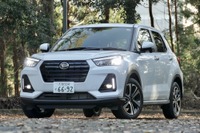【ダイハツ ロッキー 新型試乗】4WDがFF以上に快適な理由は「リアサス」…島崎七生人 画像