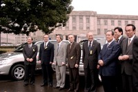 【新聞ウォッチ】感動した? 小泉首相「燃料電池車は“究極のクルマ”だ」 画像