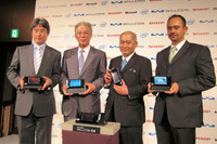 ウィルコム、インテルAtom搭載のウルトラモバイルPC を発表---D4 画像