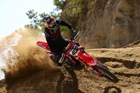 市販モトクロッサーにも「トルクコントロール」搭載、そのねらいとは…ホンダ CRF450R 開発者に聞いた 画像