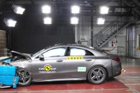 メルセデスベンツ CLA 新型、最も安全な小型ファミリーカーに選出…ユーロNCAP 画像