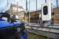 ホンダ、双方向充電器を英国に設置…EVの ホンダe が市役所に電力供給 画像