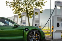 ポルシェ、強力な充電ネットワークを欧州で構築…EVスポーツ『タイカン』の納車開始に準備 画像