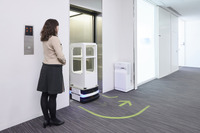 パーソナルモビリティが自らエレベーターを利用 三菱電機が技術を開発 画像