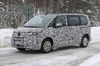 VW T6 後継モデル、最終デザインが露出…プラグインハイブリッド投入か 画像