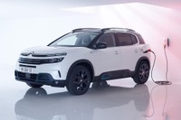 シトロエン初のPHV『C5エアクロスSUV』、燃費は71.4km/リットル…6月欧州納車開始予定 画像