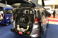 「フリード＋ ドッグラバー」は、コンパクトボディに愛犬おもいの装備を搭載…ジャパンキャンピングカーショー2020 画像