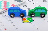 高齢ドライバーの認知機能低下、疑いがある人ほど古いクルマを所有 ADK調べ 画像