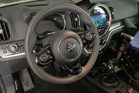MINI クロスオーバー 改良新型、コックピット&ユニオンジャックテールライトを激写 画像