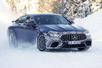 「73」が19年ぶり復活へ…メルセデスAMG GT 4ドアクーペが800馬力オーバーに 画像