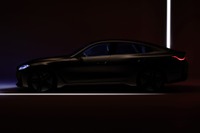BMWの コンセプト i4、電動4ドアクーペのティザーイメージ 画像